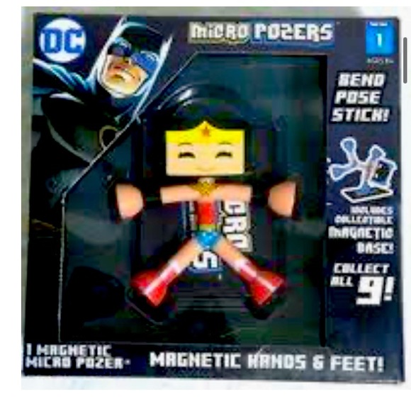DC Micro Pozers Wonder Woman magnetic micro pozer - Picture 1 of 4